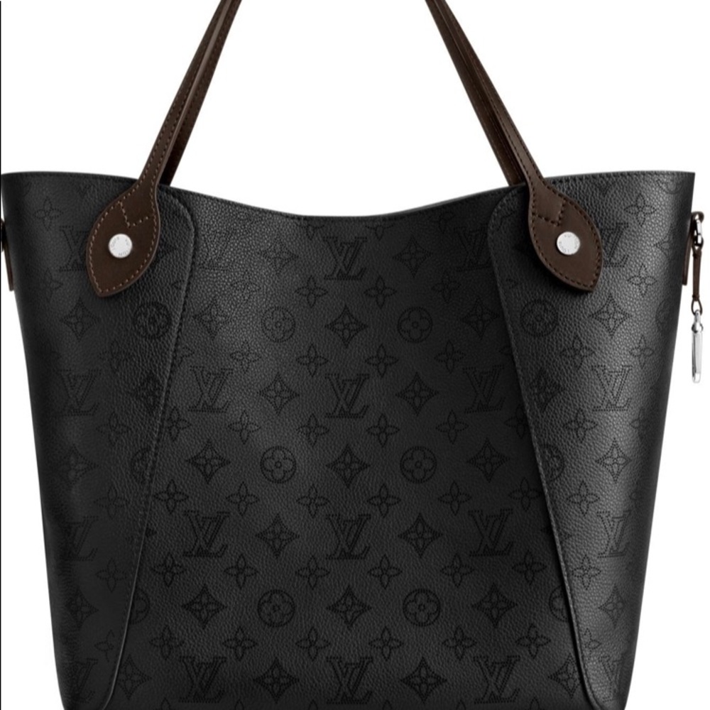 Almost Brand New Louis Vuitton Handbag.